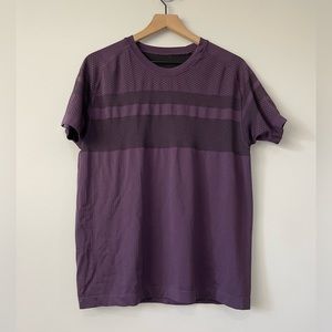 Barry’s athletic purple t-shirt large